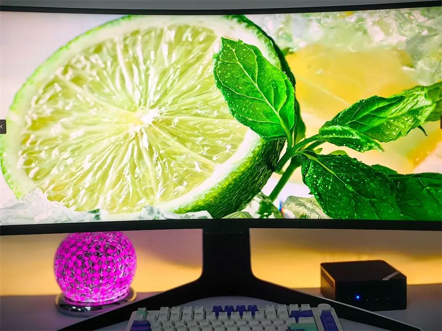 懂显示器的为什么选带鱼屏,不吹不黑说说雷鸟Q8显示器使用感受