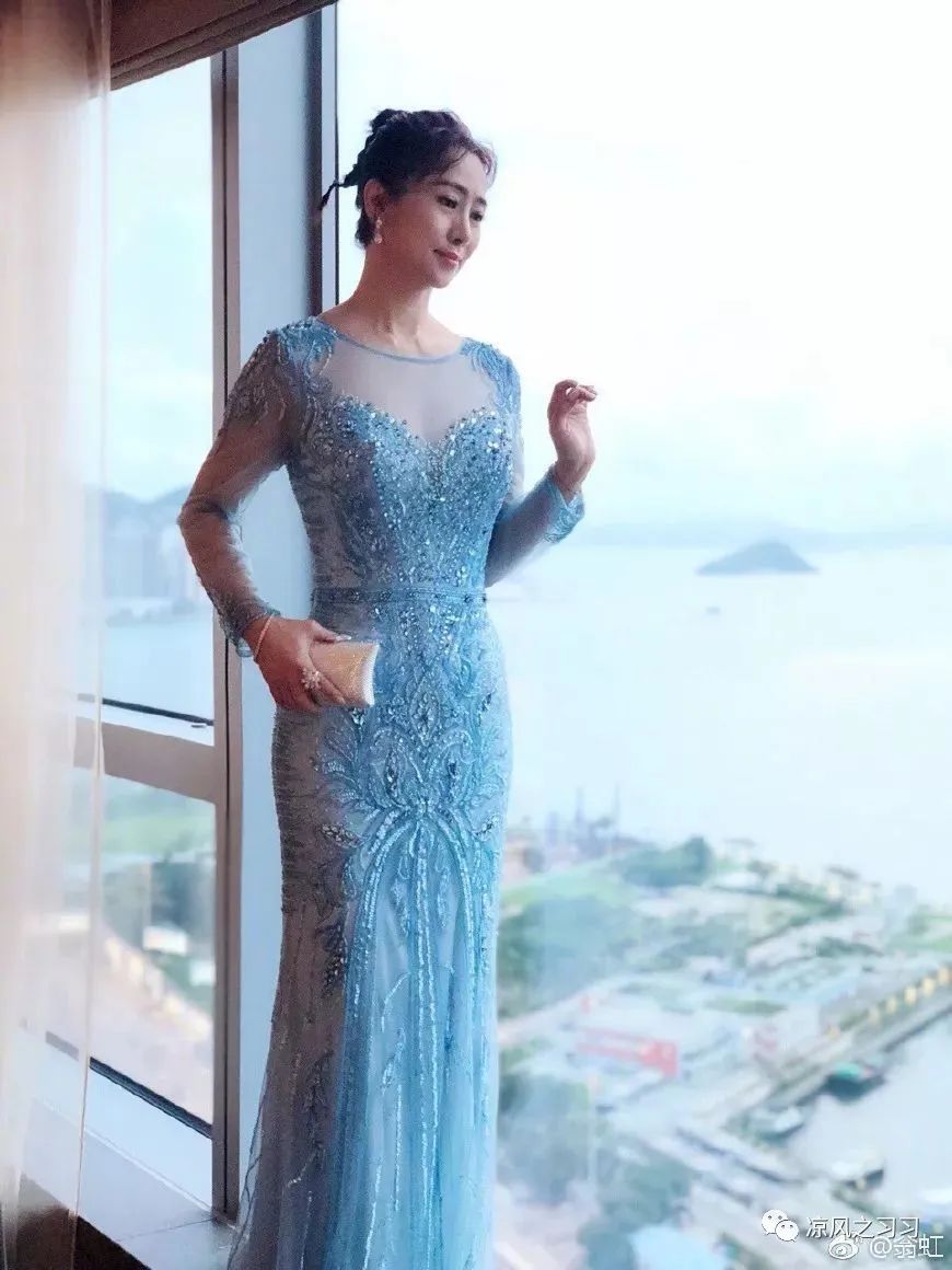 曾经风月片女王,55岁翁虹穿透视装,真让人欲罢不能!_生活_挑战_故事