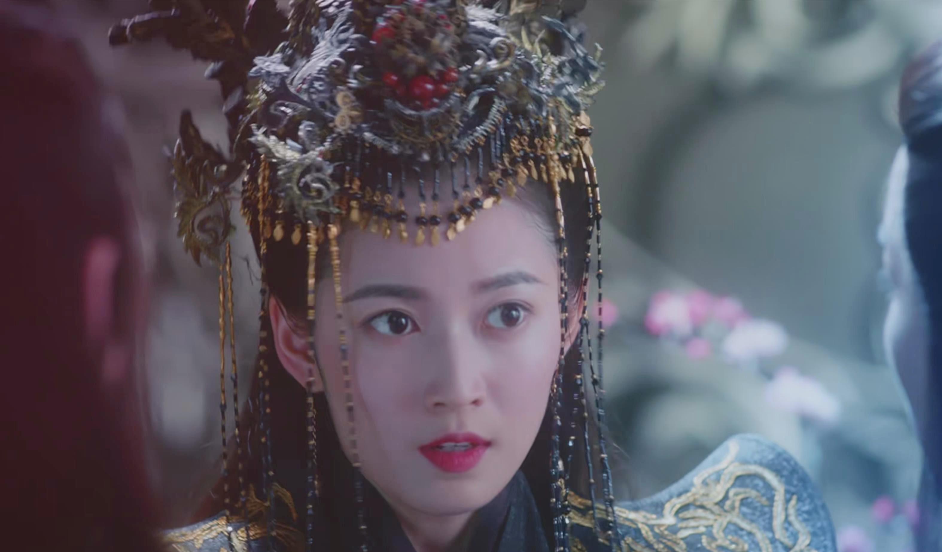 当女主和女配扮上同款古装造型,颜值差距一目了然_周迅_胡静_美女