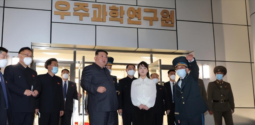 朝鲜首富千金随孔父重生!