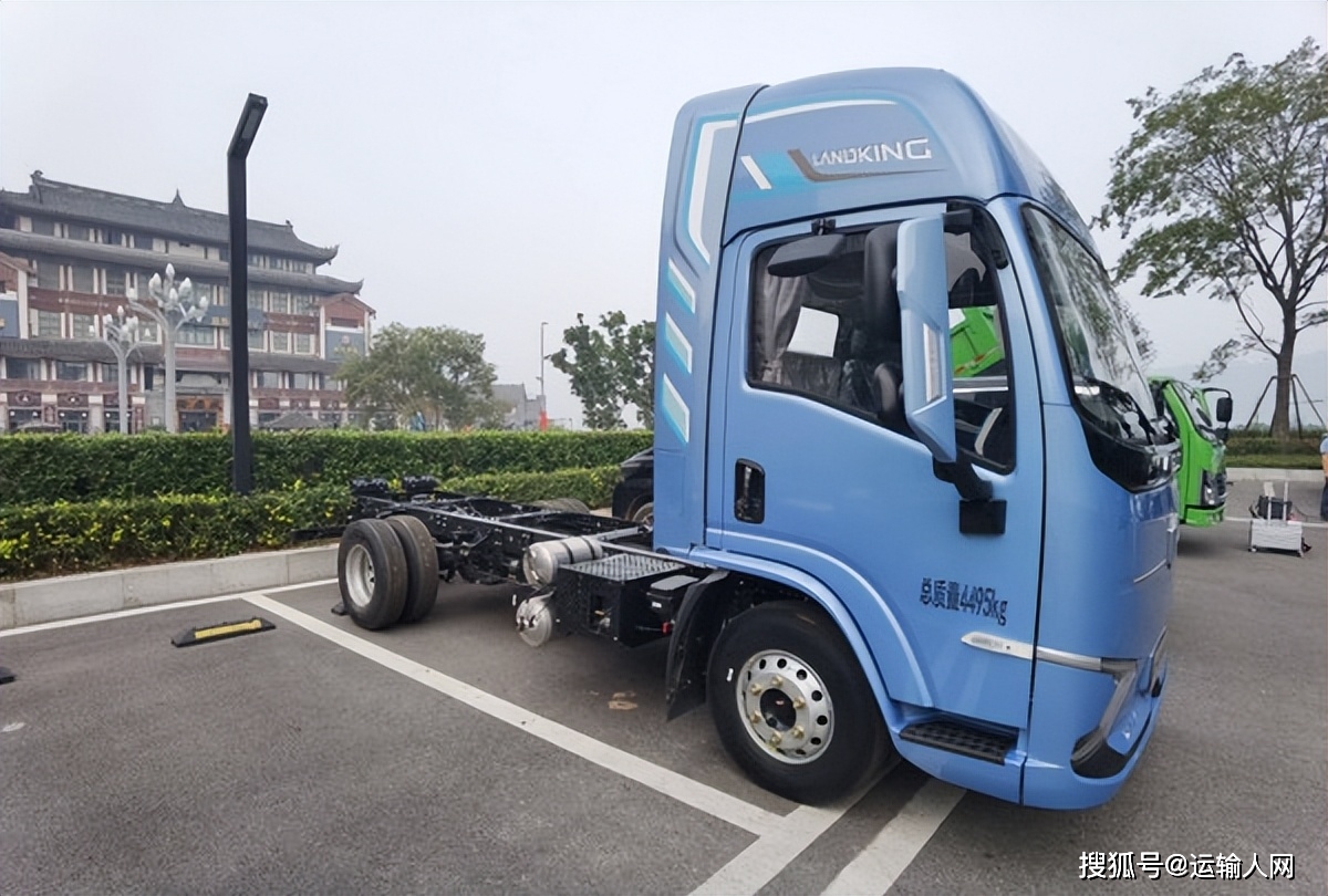 潍柴新能源蓝擎·悦eh pro高顶轻卡高大舒适 320km长续航 满足用户所