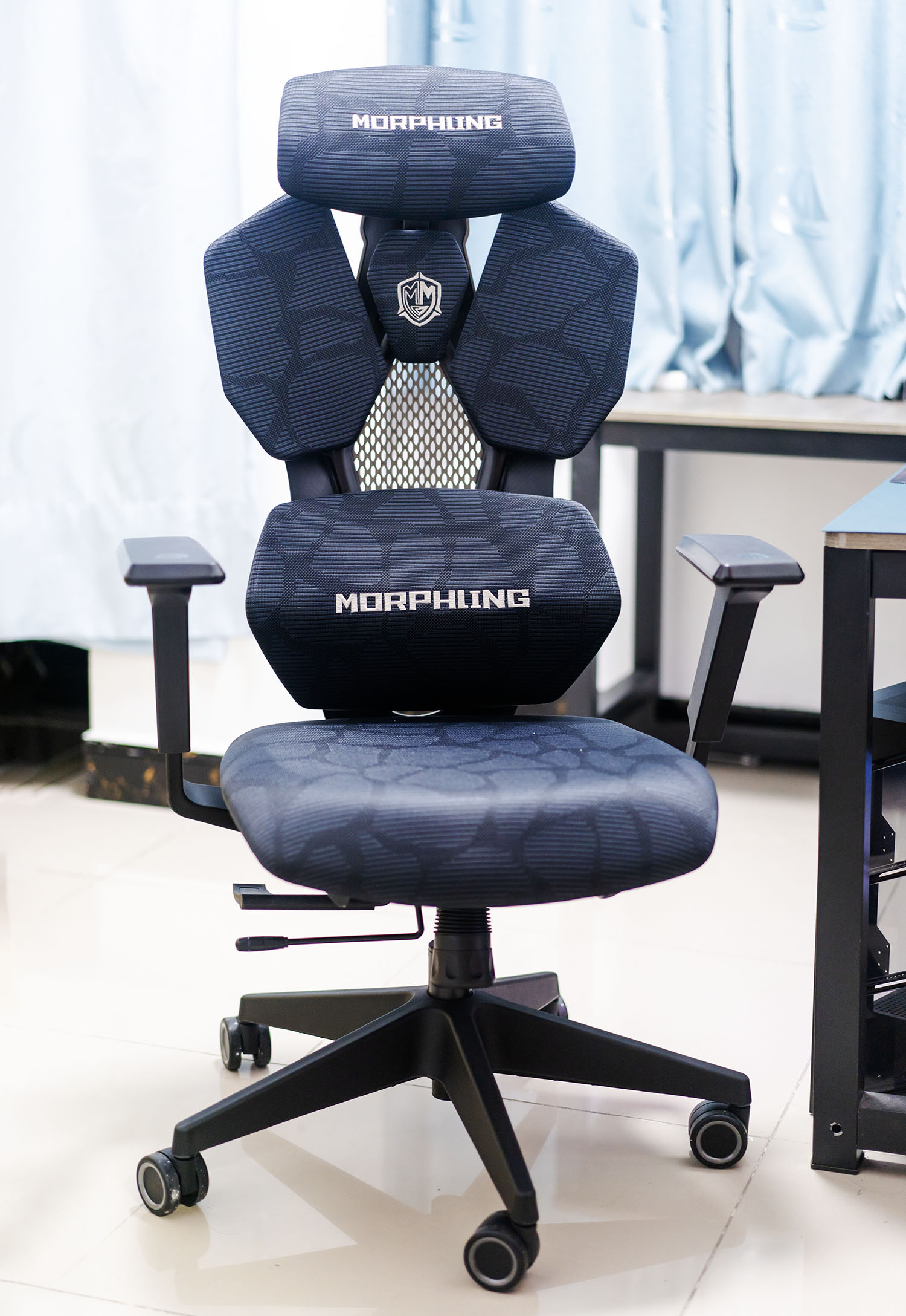 电竞要好电脑,还要好椅子_调节_气压_设计的