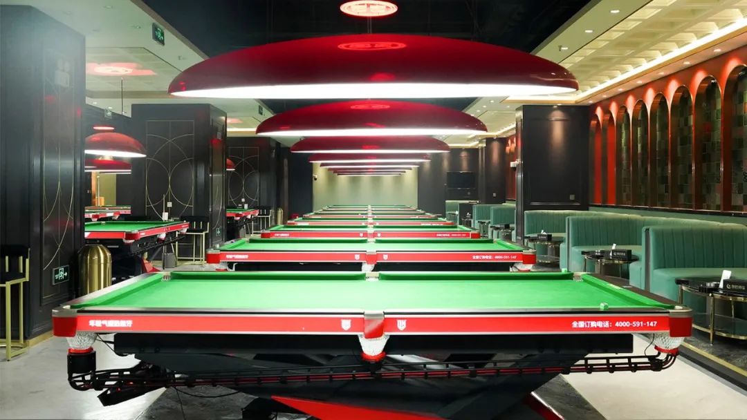 短短15年,夜时尚拥有了9家直营店,成为湖北top级台球连锁直营机构.