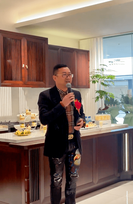 联动行业资深老炮和常州月星年年红中式整装家居店于辉总经理和刘纭瑾