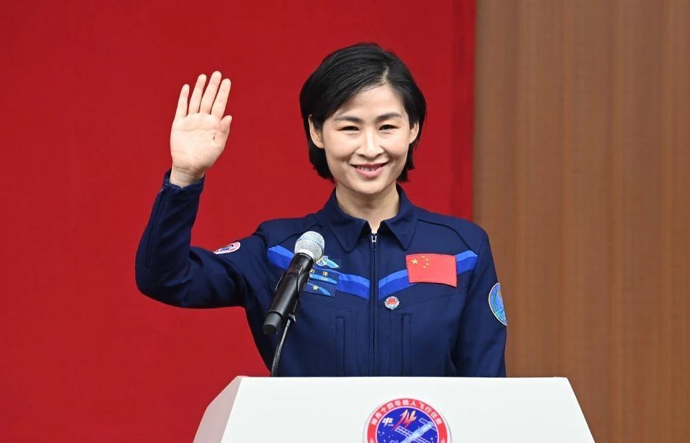 中国首位女宇航员刘洋,结婚8年未生子,出征前给丈夫留下2条遗言_梦想