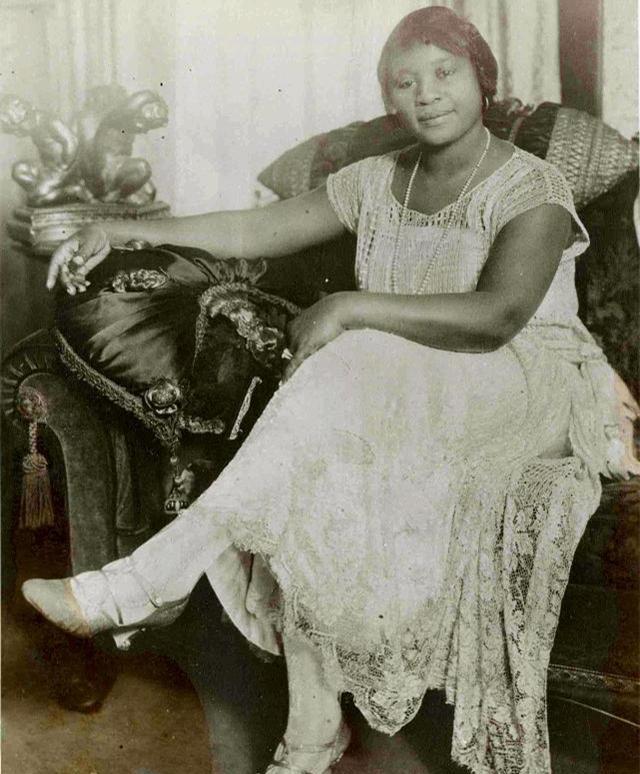 暴富,成百万富翁,追求者上千,还被宣布为白人_莎拉·雷克特_土地_美国