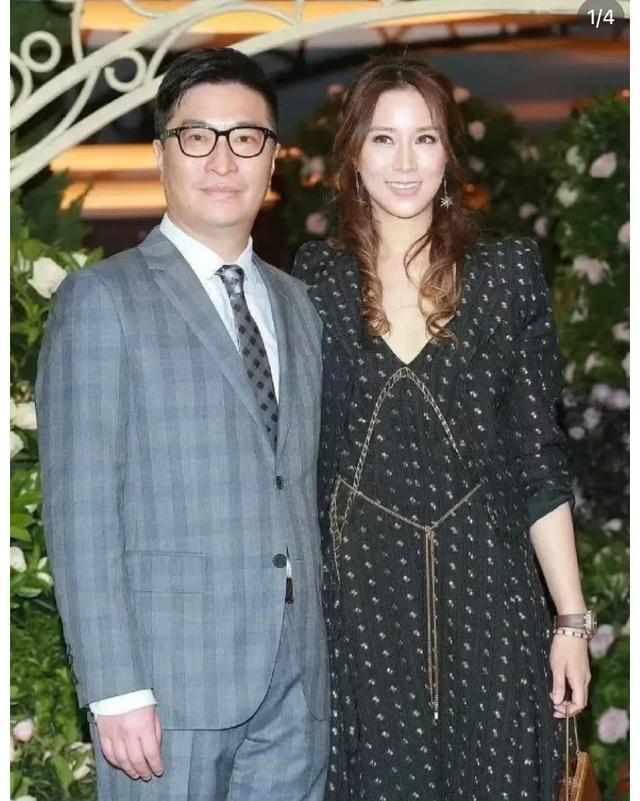 她的妹妹是甄子丹的妻子王诗诗,两姐妹被传是钻石王的女儿,但事实证明