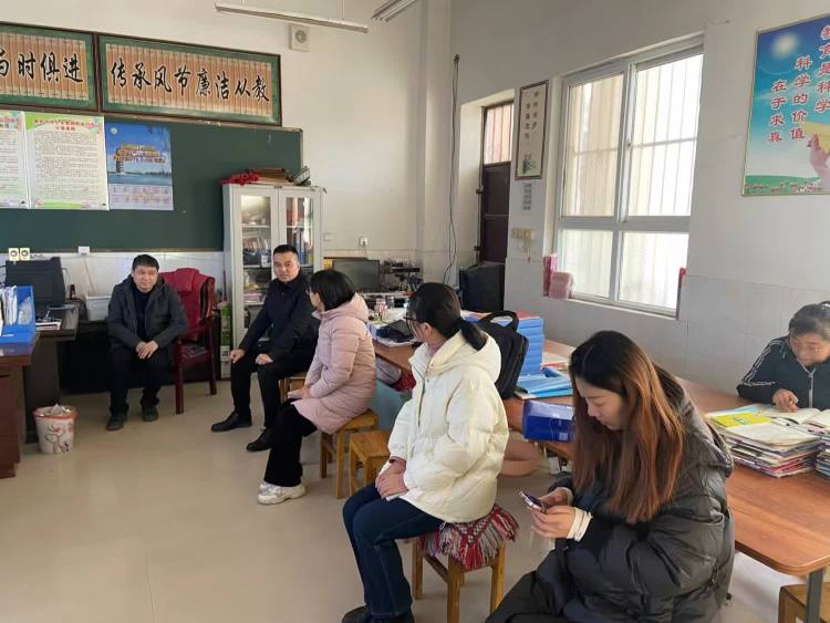 濮阳市清丰县幸福路小学到双庙乡单拐中心小学开展对口支援活动_教育