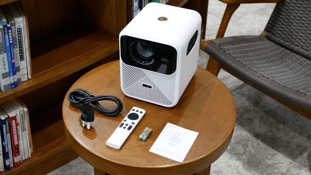 更好看,更好听的万播M1 Pro投影仪来了,年轻人们冲吧!