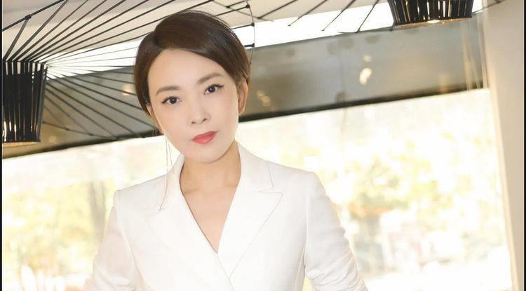 她是张嘉译的原配夫人,分手后疯狂爱上孙红雷,现在43岁宛如少女