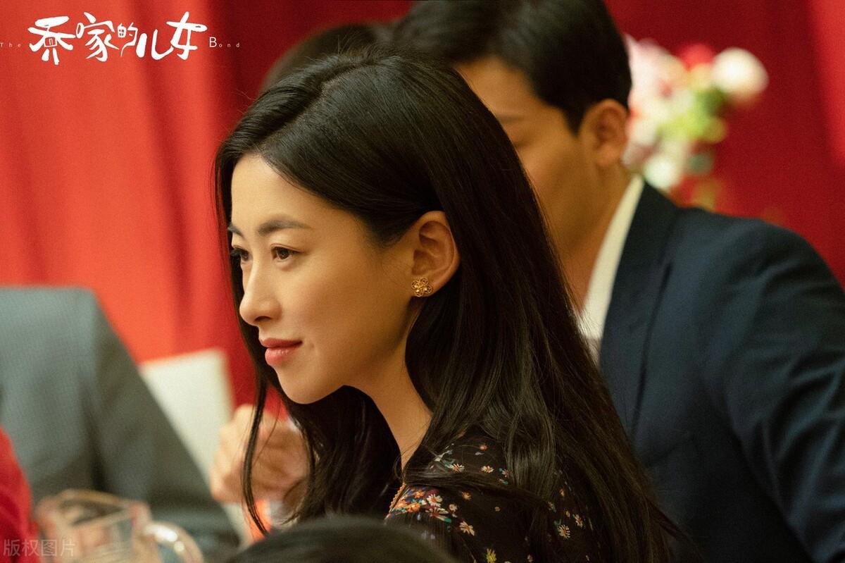 时尚万种的朱珠红遍内地,连王思聪都不敢惹她,可想而知家世显赫_女人