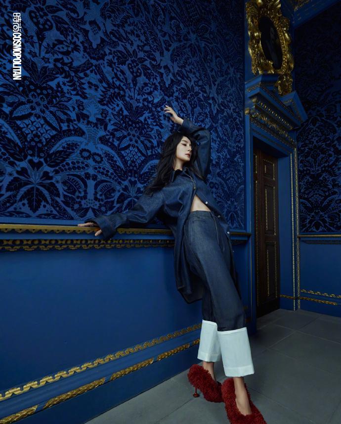 杨幂八登时尚cosmo,这次她游走于冬日里的古堡,古堡女王既视感_风格
