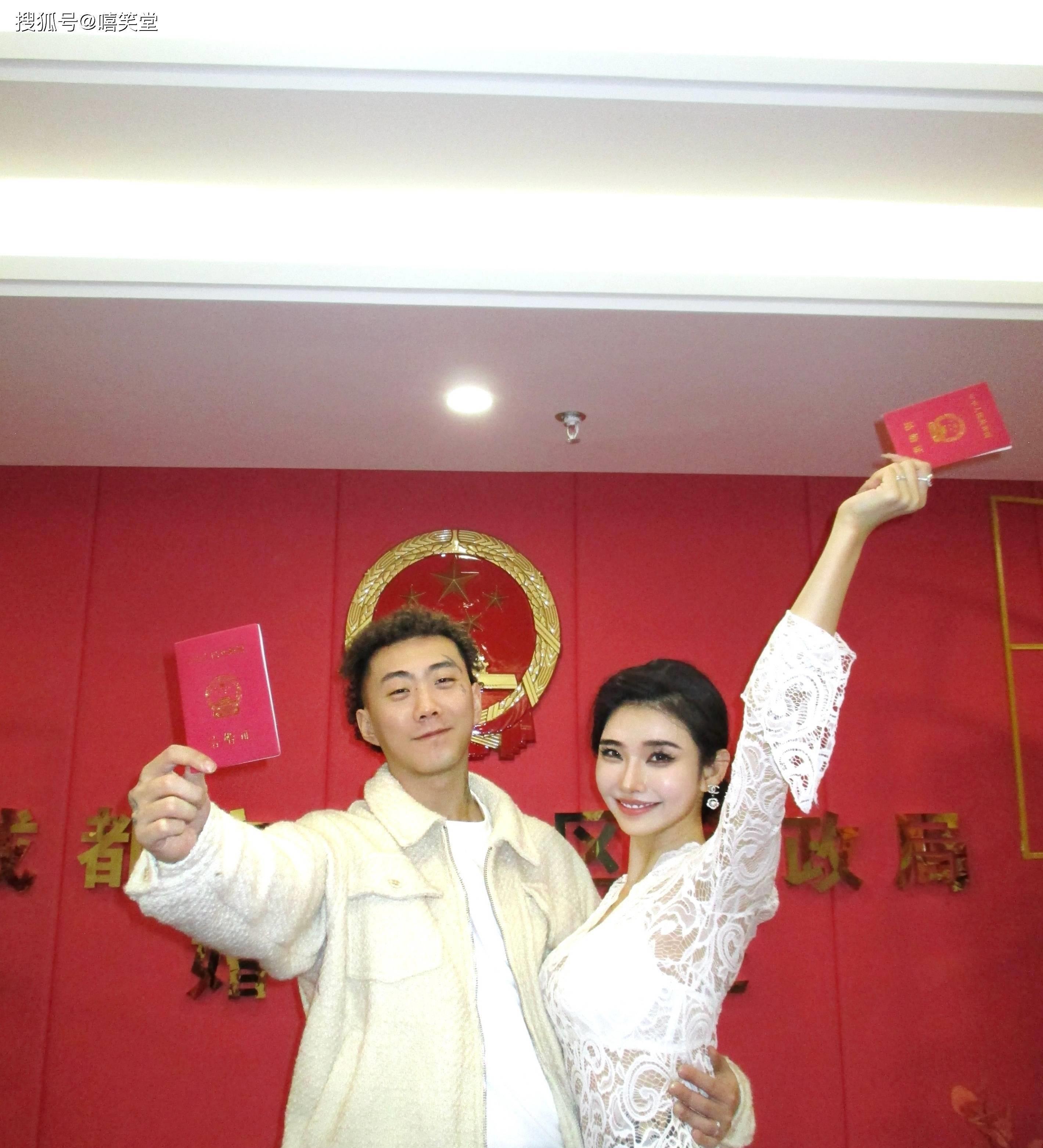 知名rapper突然宣布结婚!_妻子_谢宇杰_女友