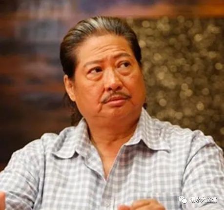 洪金宝收过两个徒弟,一个现在是一线巨星,另一个在家躺着数钱_彭于晏