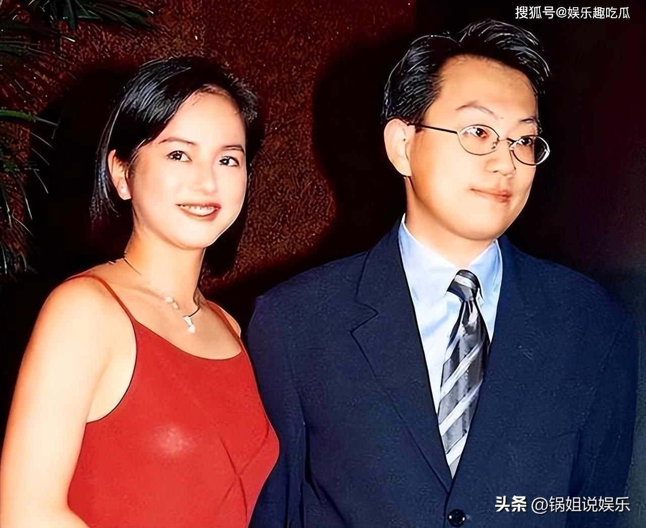 丈夫是经营玩具产业的富商陈柏浩.