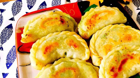 原创 “这菜”成捆卖，做盒子放一把，一个字“鲜”！很适合家人一起吃 