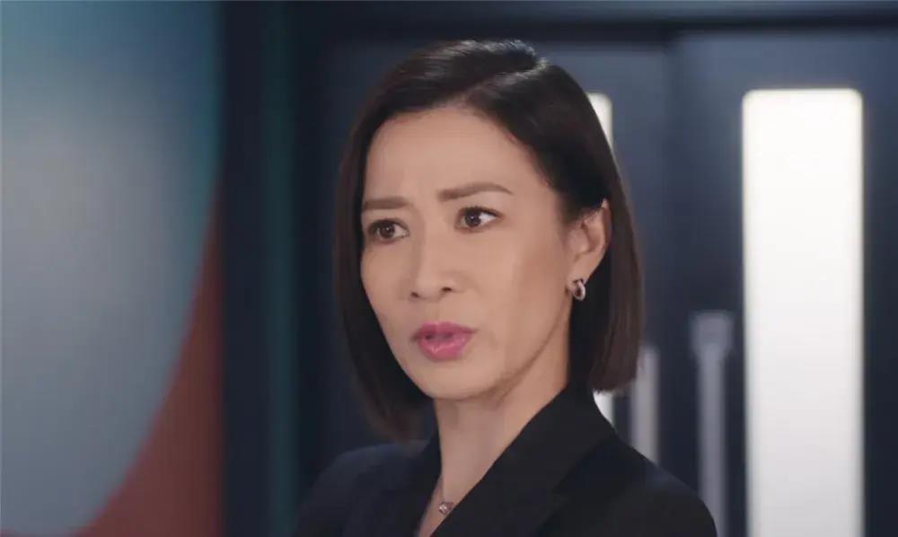 "《新闻女王》佘诗曼:岁月无痕,她还是那个她"_tvb_年龄_角色
