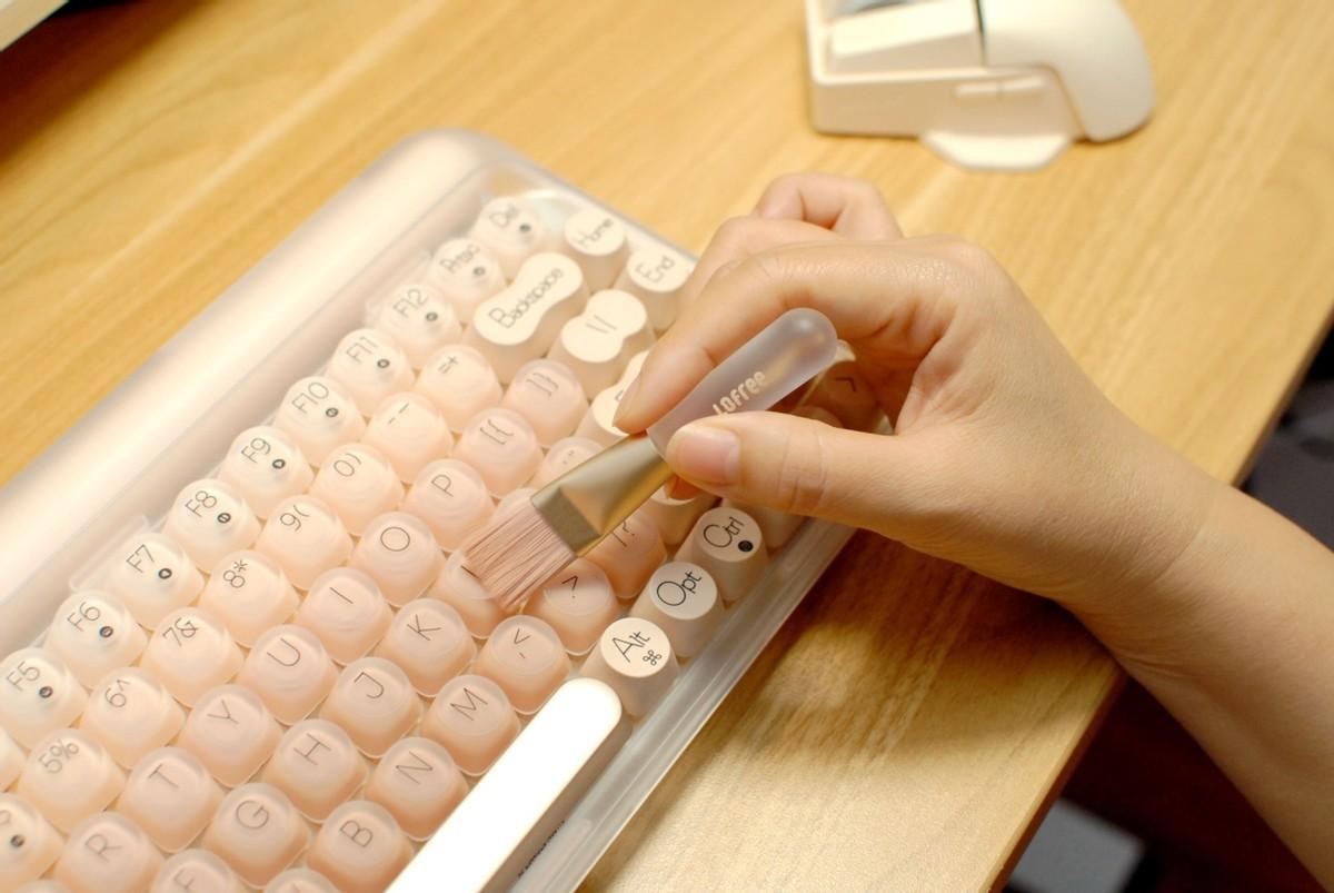 女生专属，最强颜值机械键盘洛斐Lofree粉底液来了