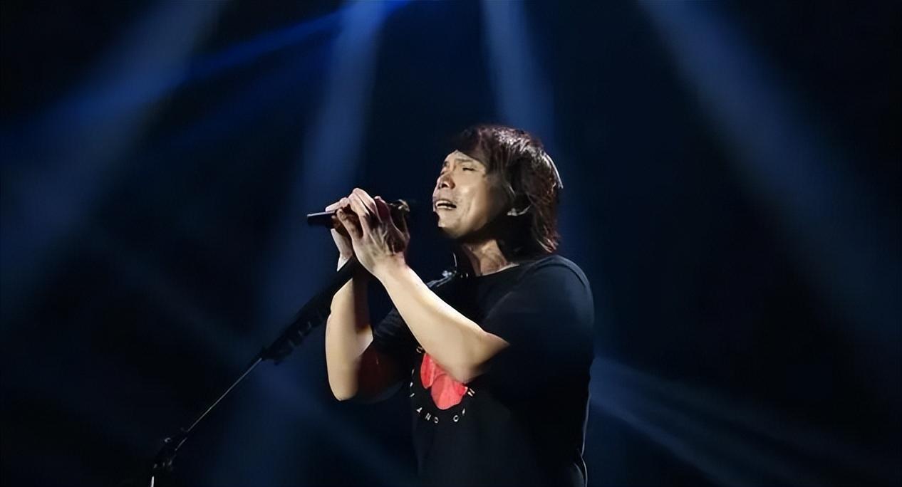 伍佰合肥演唱会引发退票风波,观众怒斥场地视觉效果不佳_演出_舞台