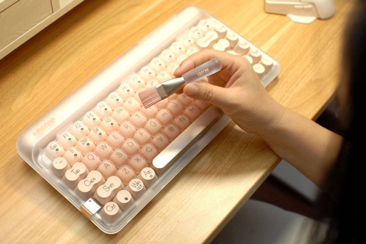女生专属，最强颜值机械键盘洛斐Lofree粉底液来了