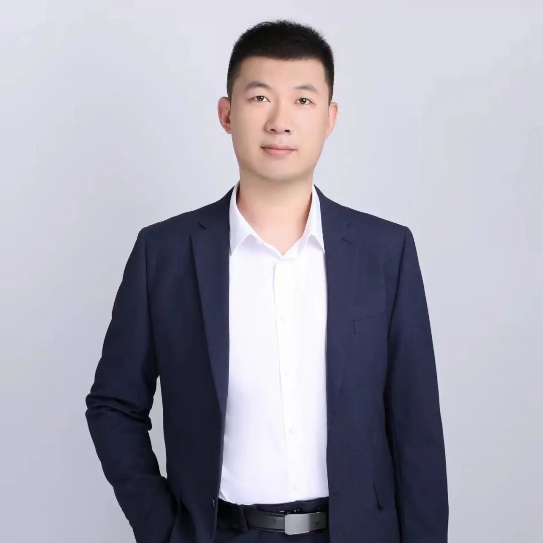 吕佳声◎ 佰万助手金牌讲师◎ 八年培训行业经验◎ 商业模式创新专家