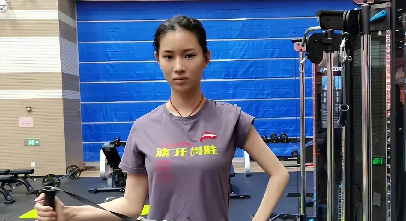 乒乓球运动员王添艺图片