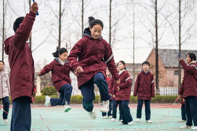 深圳小學初中明年起每天1節體育課!喜大普奔,網友:這_