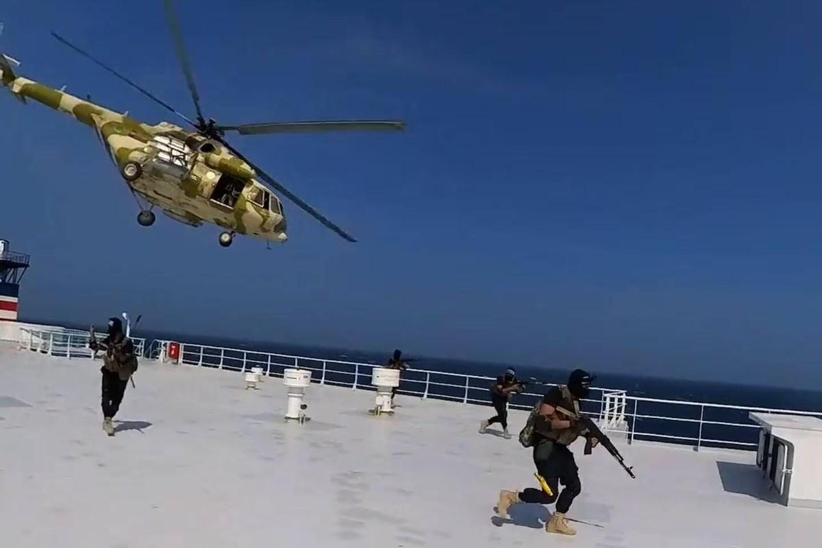 导弹密集命中3艘以色列商船,美军亲自参战增援_胡塞_武装_红海