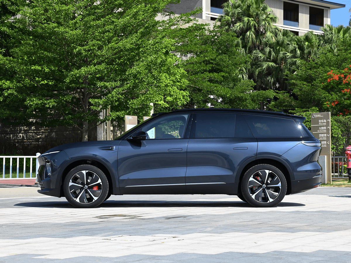 6座中大型suv,搭载双电机 四驱,智能配置完善,解读蔚来es8