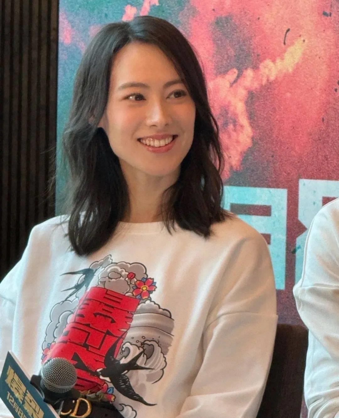 35岁梁洛施复出露面,新片演母亲!