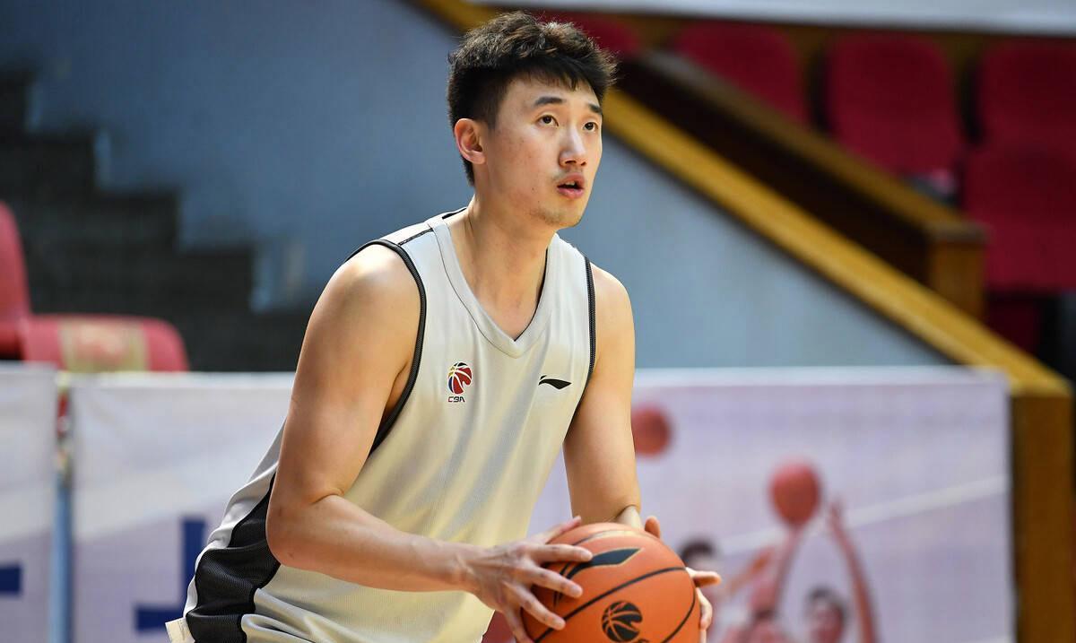 李春江起死回生,携手儿子开办篮球学校,再次与广东合作_上海_战术