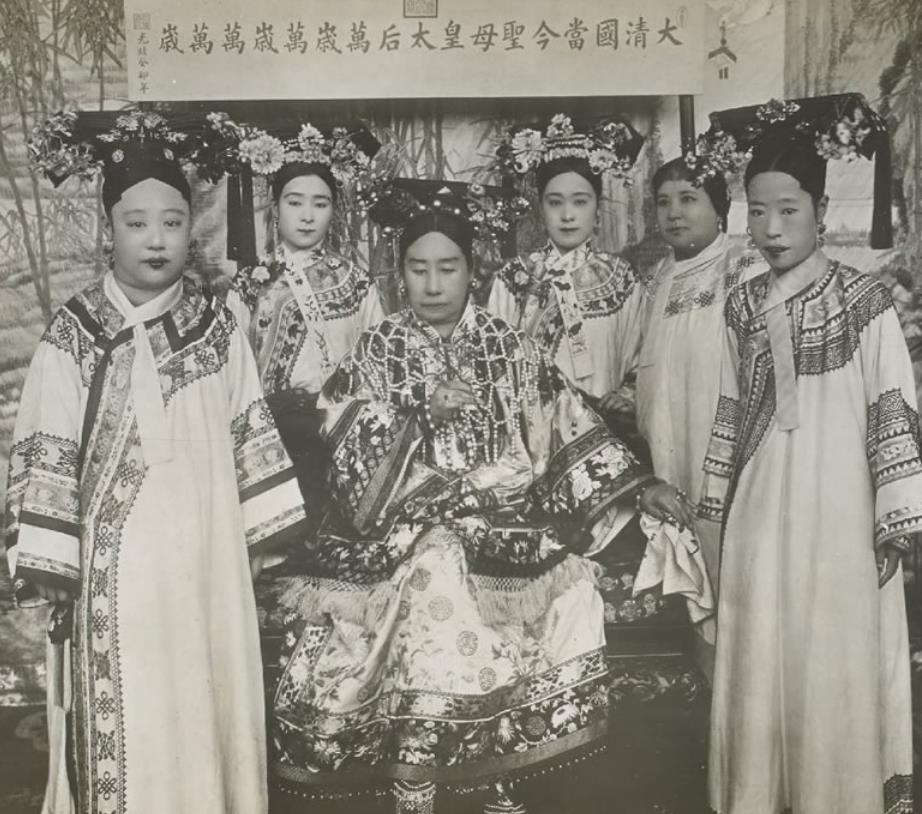 晚清皇帝后宫嫔妃:珠圆玉润的珍妃,驼背腰弯的皇后!_静芬_照片_瑾妃