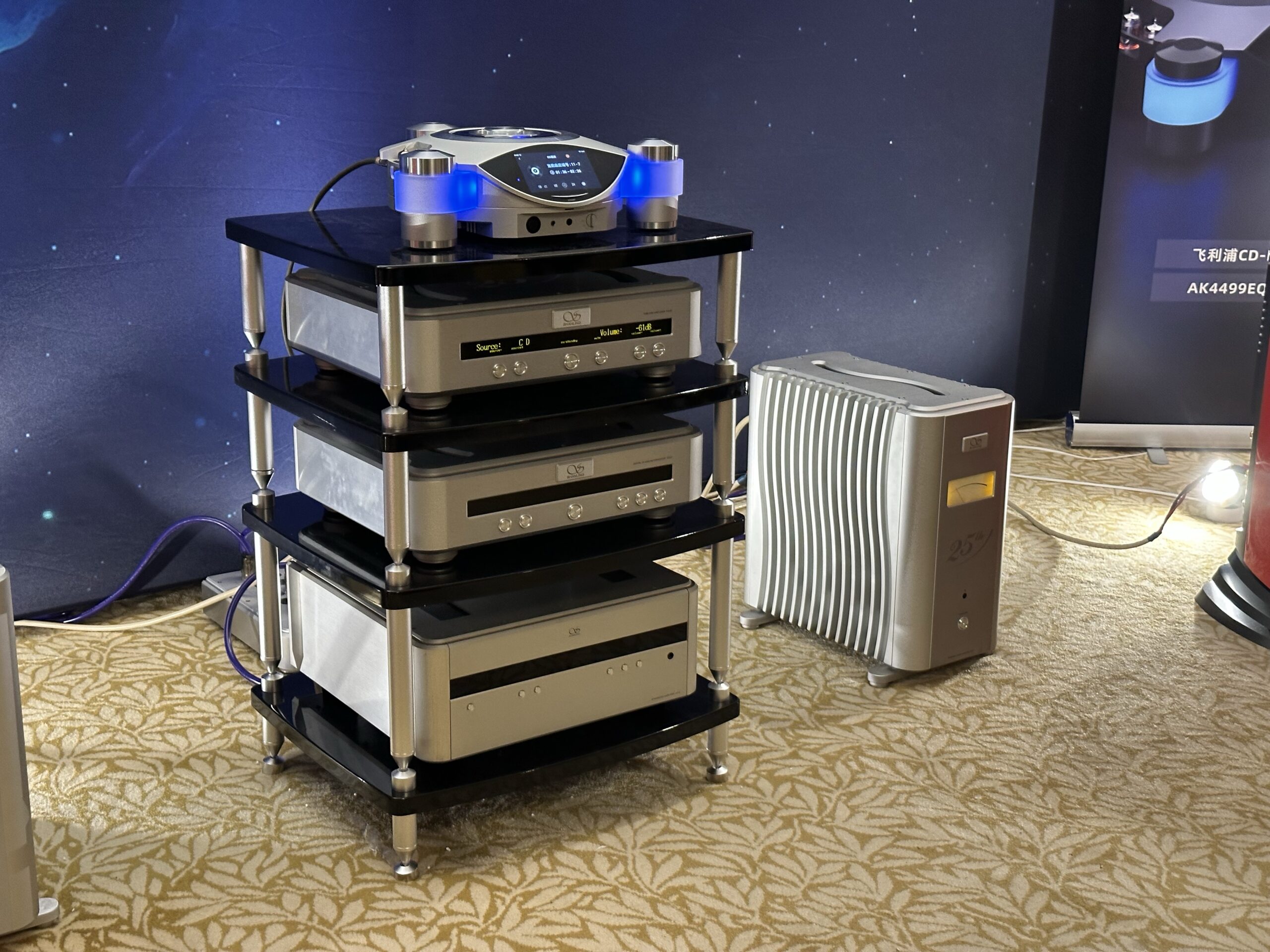 cd-t35是山灵音响本年度最重磅的产品,除了是对自身35年沉淀与积累的