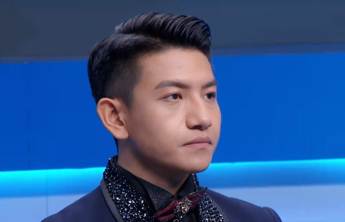 主持人大赛:丹臻群佩抢位成功,专业评审打出98.133分,观众直呼看不懂