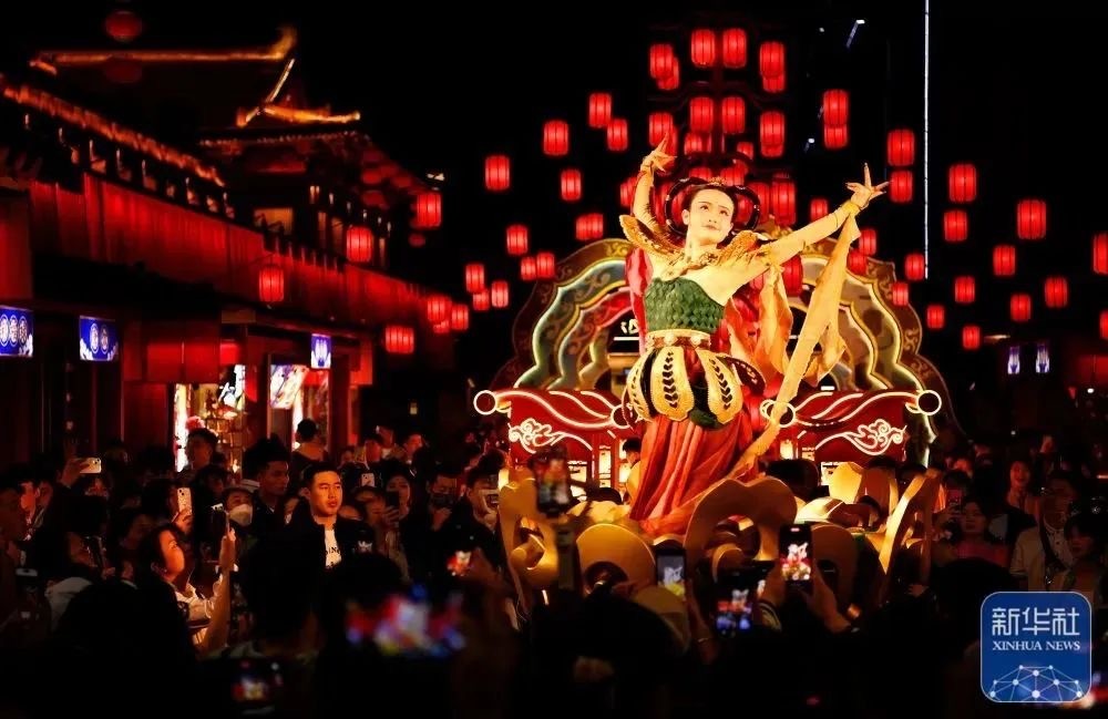 《旋转的胡璇》—国艺中联刘兵精妙设计大唐不夜城"卷王胡姬"_表演