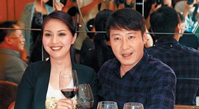 "东亚唱片"及"红馆经理人"旗下除了杨千嬅,还有刘德华,黎明,郑秀文,及