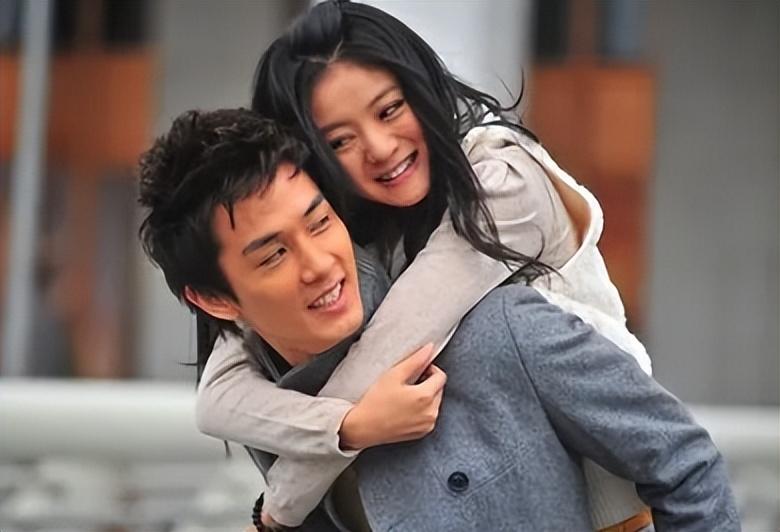 介绍给李承铉让他得以顺利签约华谊殊不知正是她毫无保留塞资源竟使得