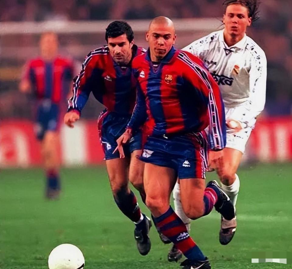 菲戈:梅西和罗纳尔多处于一个时代,罗纳尔多依旧当仁不让是球王_足球