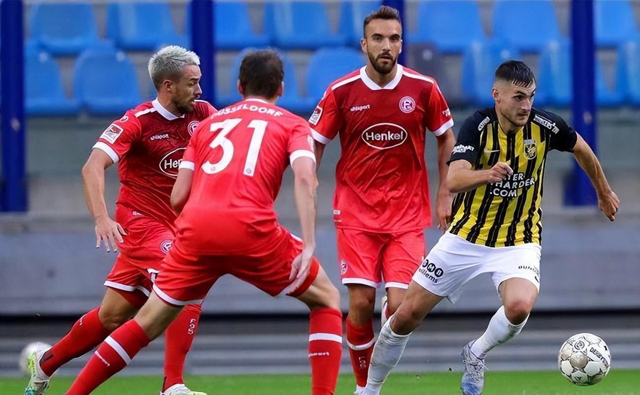 德乙:圣保利对阵汉堡 沙尔克04对阵奥斯纳布吕克_比赛_防守_联赛