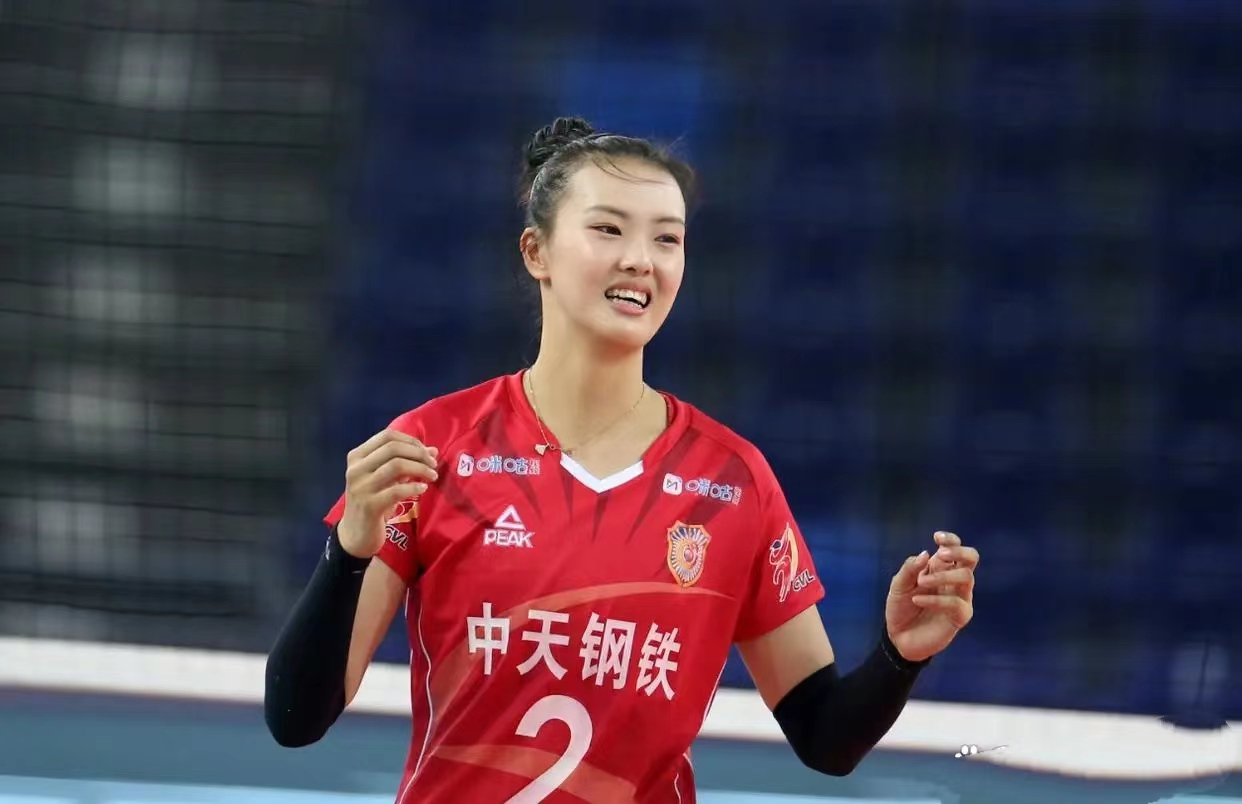张常宁迎巨大挑战,位置被新人取代,回归女排国家队难了_江苏女排_赛场