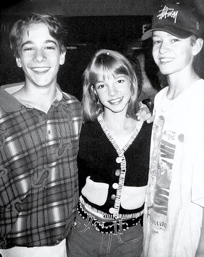 布兰妮：被父亲奴役、体内放节育器，如今父亲截肢，粉丝称其报应_搜狐网, image size:796x1000