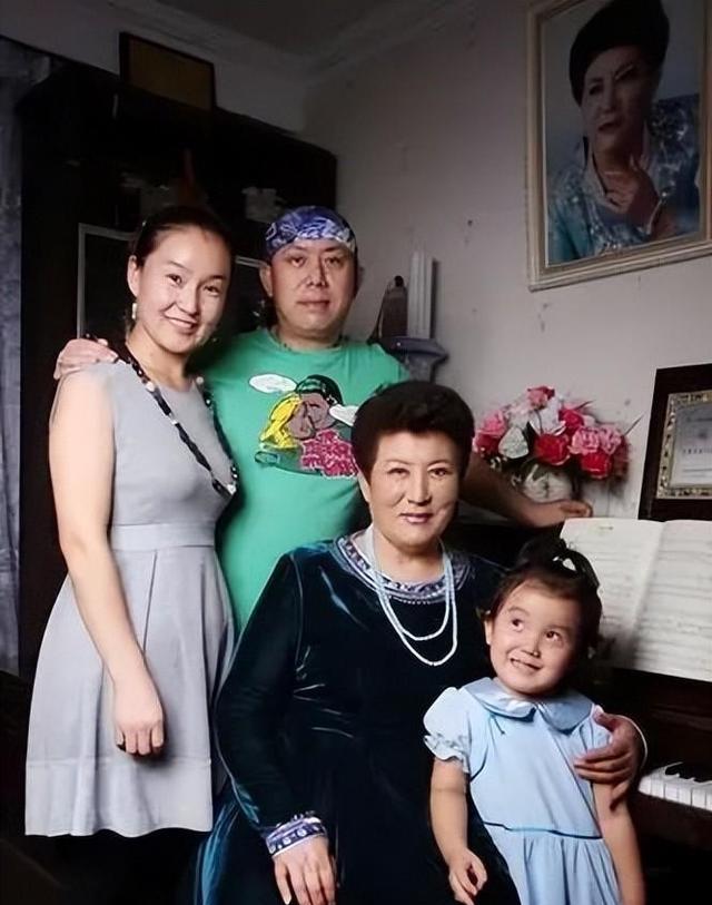76岁歌唱家德德玛去世,知情人透露原因,再婚丈夫的爱让人感动.