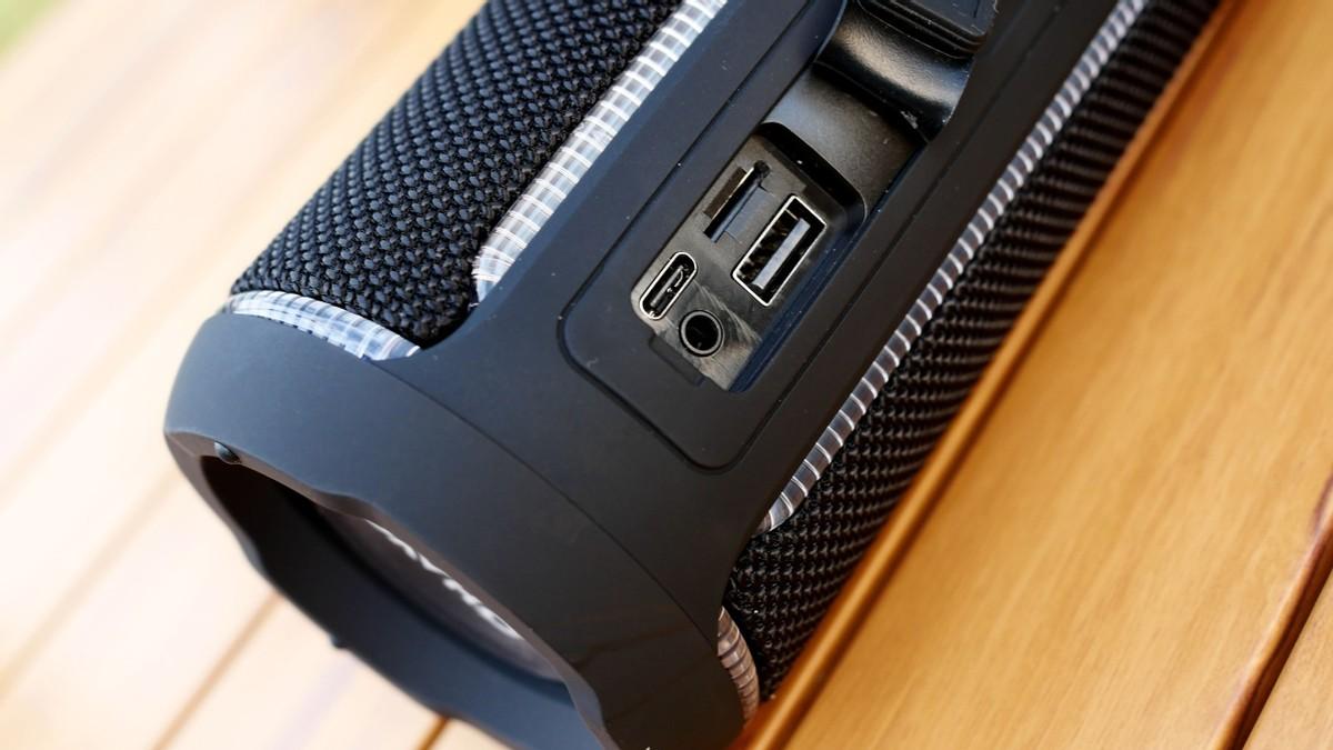 露营好物:雷登X30户外便携蓝牙音箱,澎湃重低音,RGB炫彩灯效