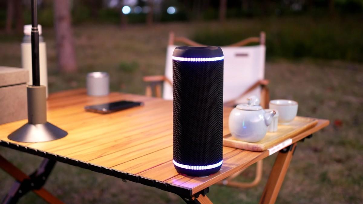 露营好物:雷登X30户外便携蓝牙音箱,澎湃重低音,RGB炫彩灯效