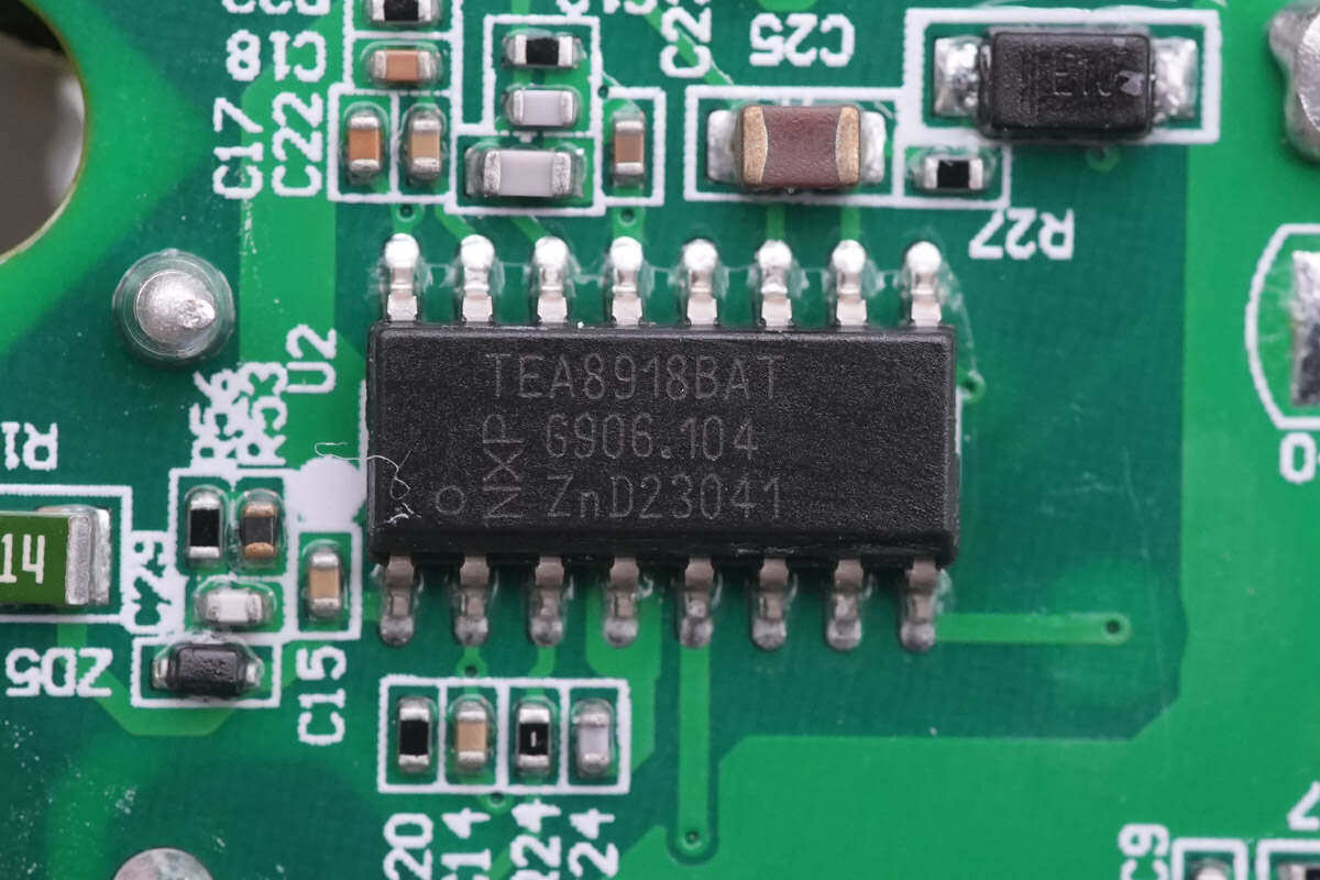 薄膜滤波电容来自ste松田电子,规格为1.5μf450v.