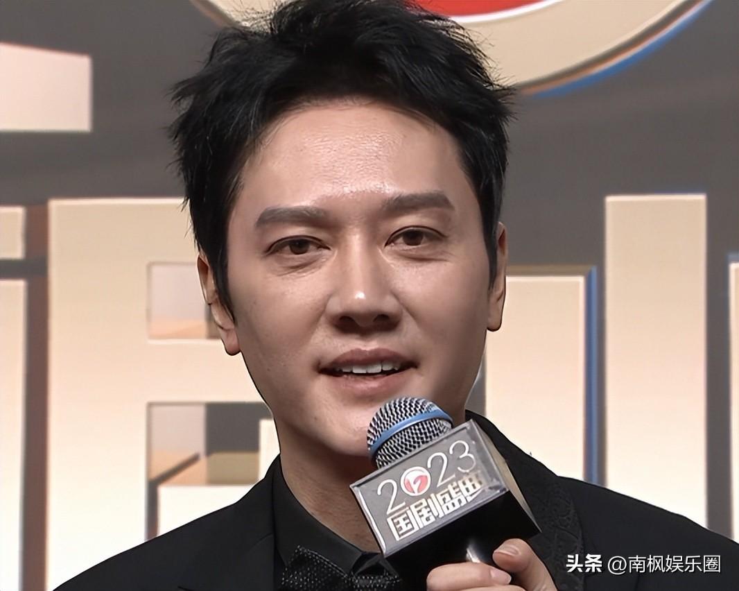 45岁的冯绍峰黄和42岁的杜淳显然状态不如郭涛.