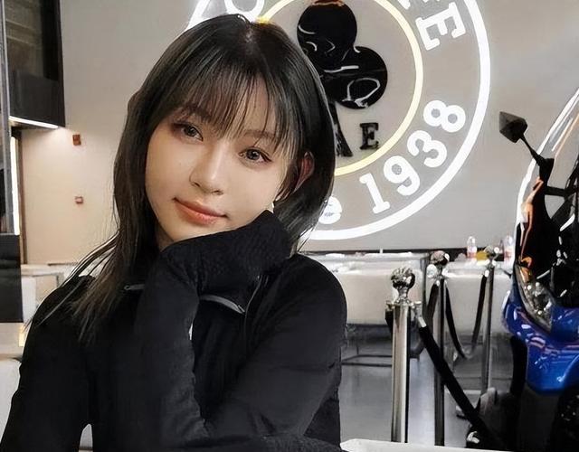 千万网红痞幼道歉,私生活混乱屡遭曝光,年赚广告费6