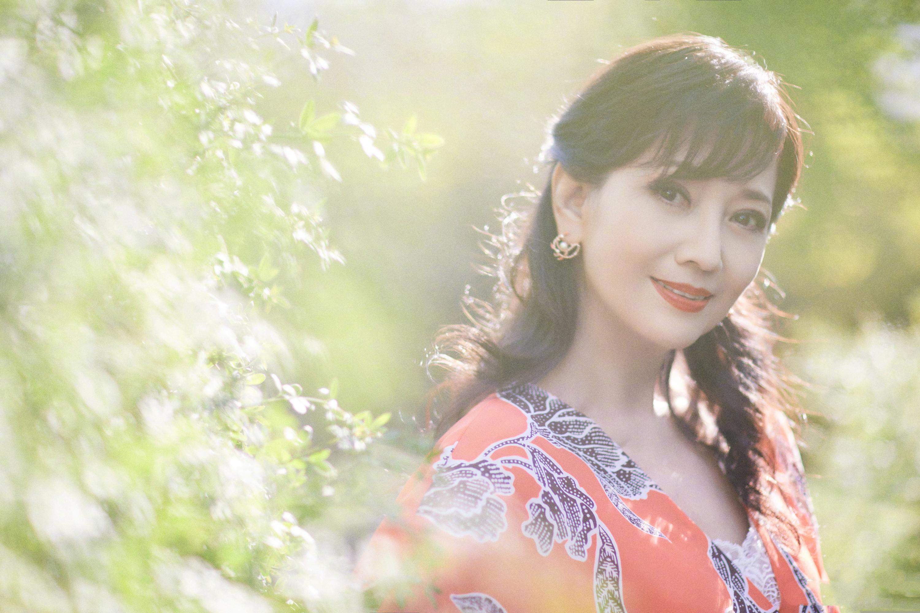 69岁的赵雅芝不服老,看这一身少女打扮,仍然是玉女掌门_状态_荧屏