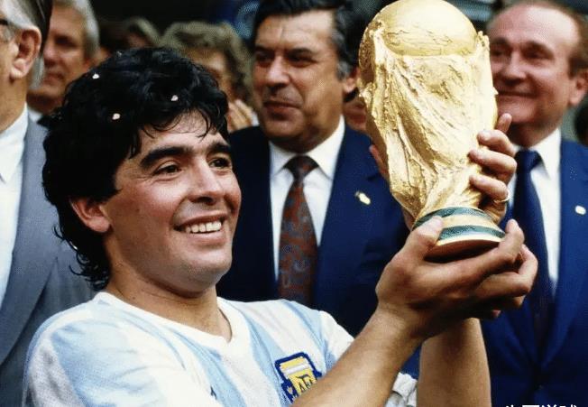 巴斯特:说实话,马拉多纳托起一支球队,梅西是靠一支球队托起的_世界杯