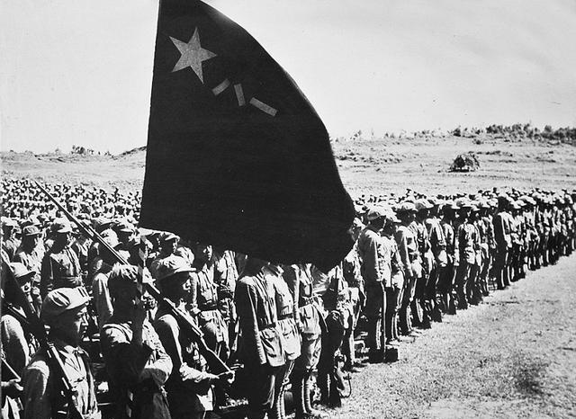 解放广州,余汉谋坐守最后防线,叫嚣誓死保卫广州,官员争相逃命_广东